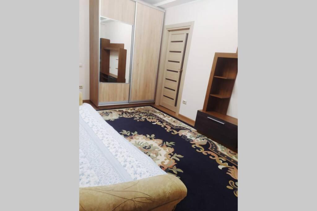 Двокімнатна квартира неподалік центру Тернополь Экстерьер фото
